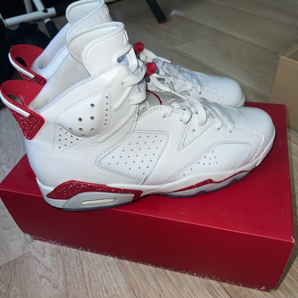 Air Jordan 6 red and white oreo - Picture 1 of 4